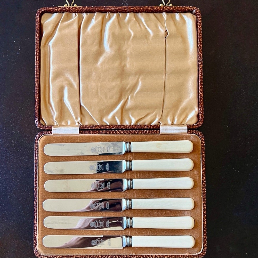 Sheffield England Firth Stainless Steel Set x 6 Butter Knives Velvet Satin Case